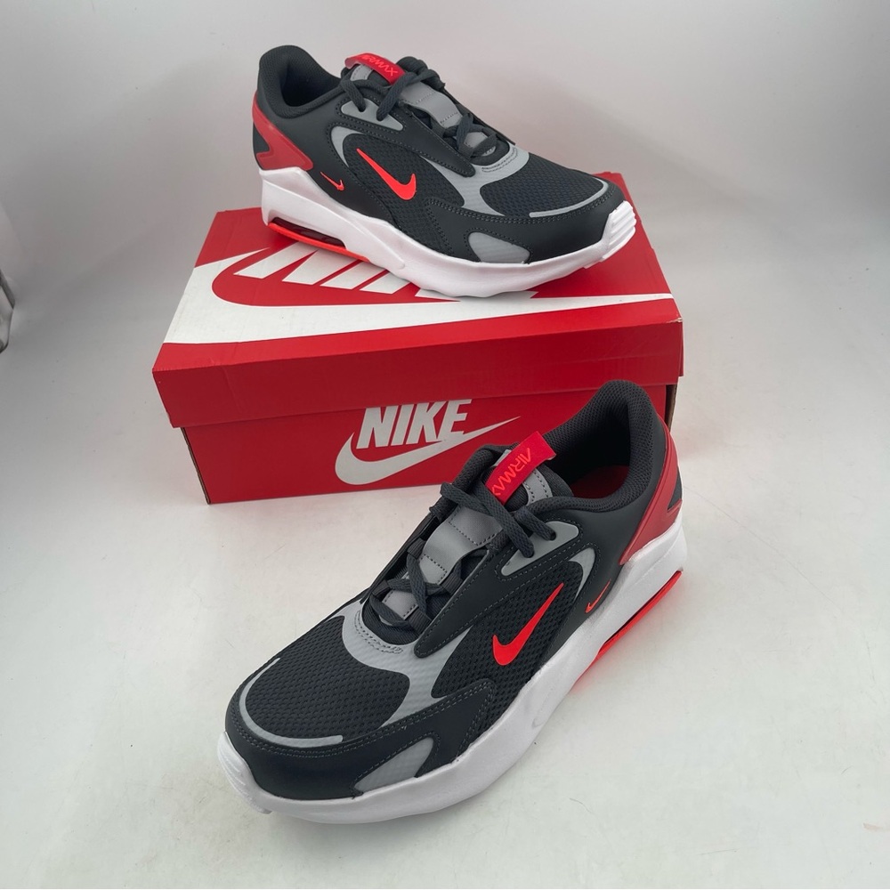 NIB! 👞 Nike Unisex Big Kid Air Max Bolt GS Grey Black Athletic Shoes - Size 7Y